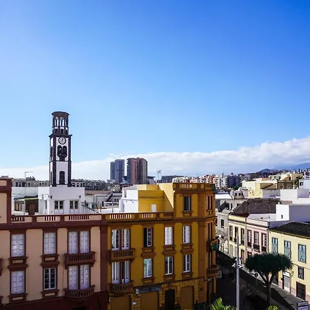 Center Modern Santa Cruz de Tenerife